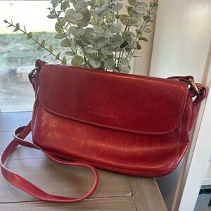 Vibrant Red Leather Crossbody Bag with Adjustable Strap